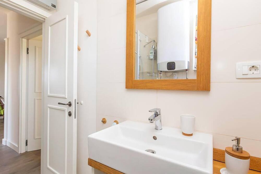 Photo of Bathroom in Grabri