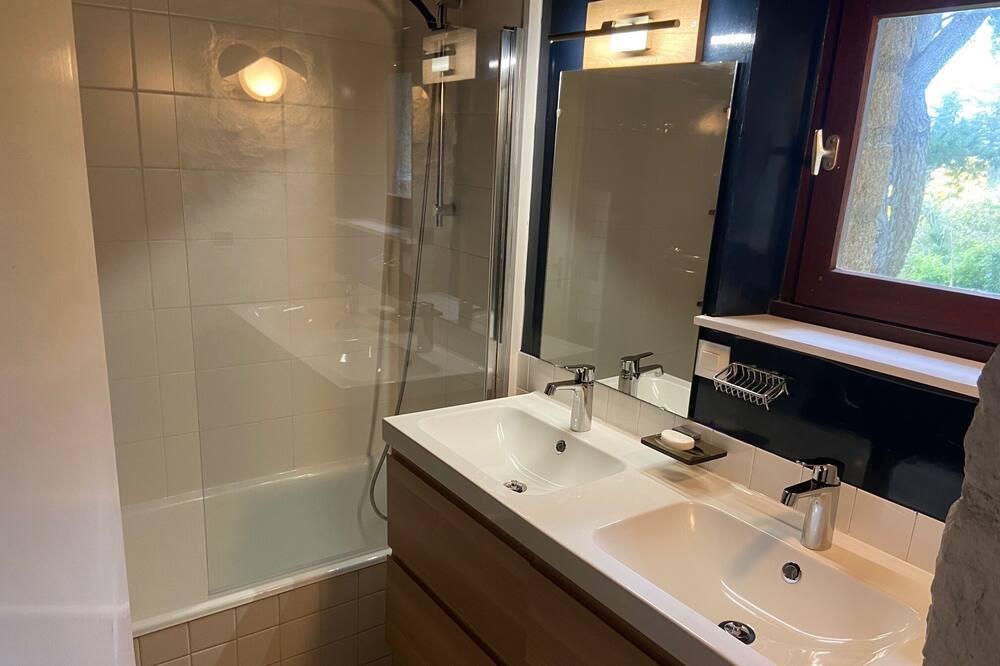 Photo of Bathroom in Ile-aux-Moines