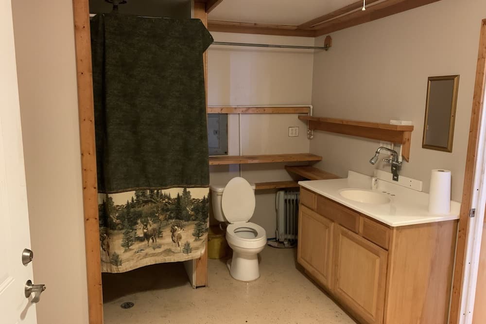 Photo of Bathroom in Dewey County