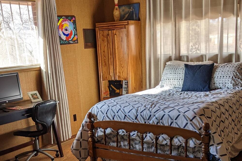 Photo of Bedroom in Southeast Heights