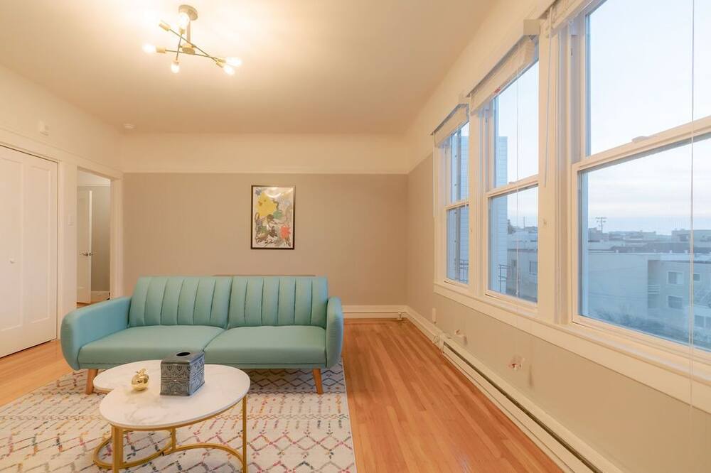 Photo of Others in Inner Sunset