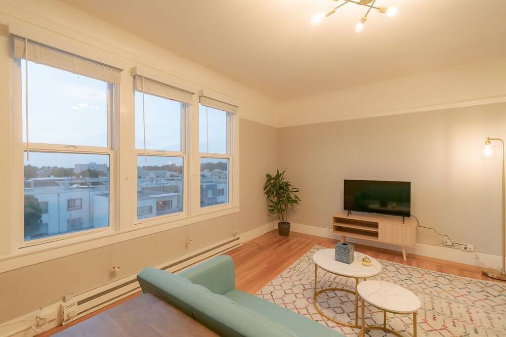 Photo of Others in Inner Sunset