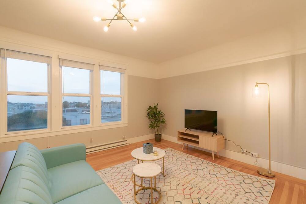 Photo of Others in Inner Sunset