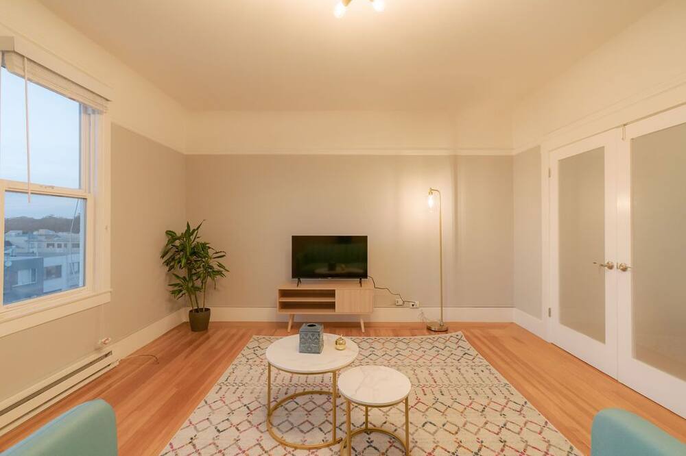 Photo of Others in Inner Sunset