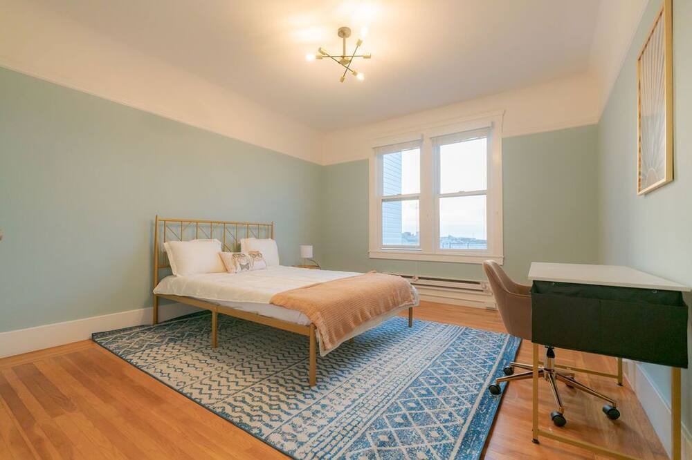 Photo of Bedroom in Inner Sunset