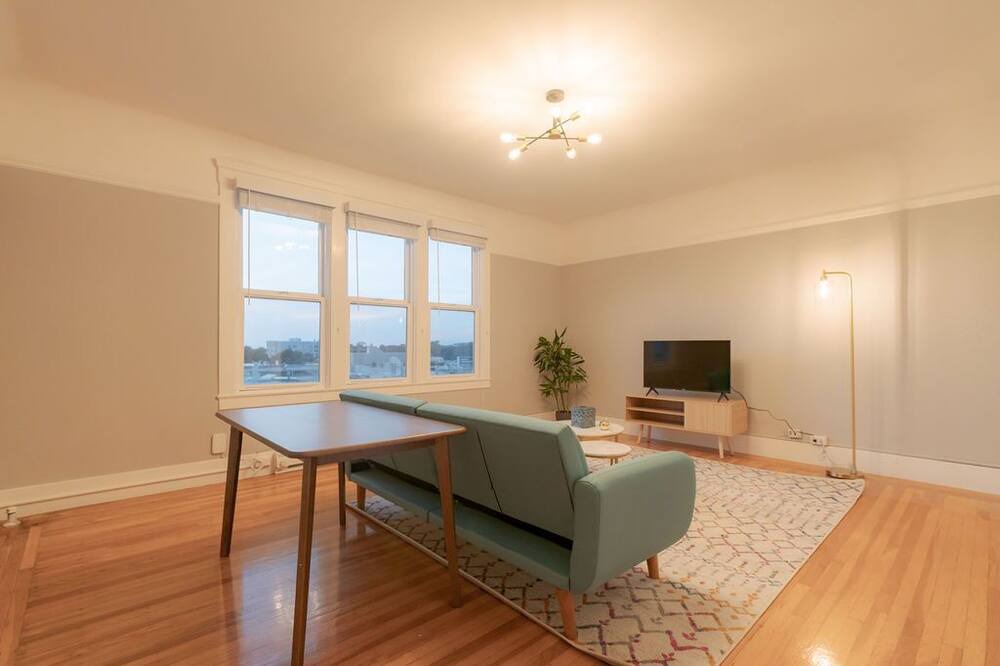 Photo of Others in Inner Sunset