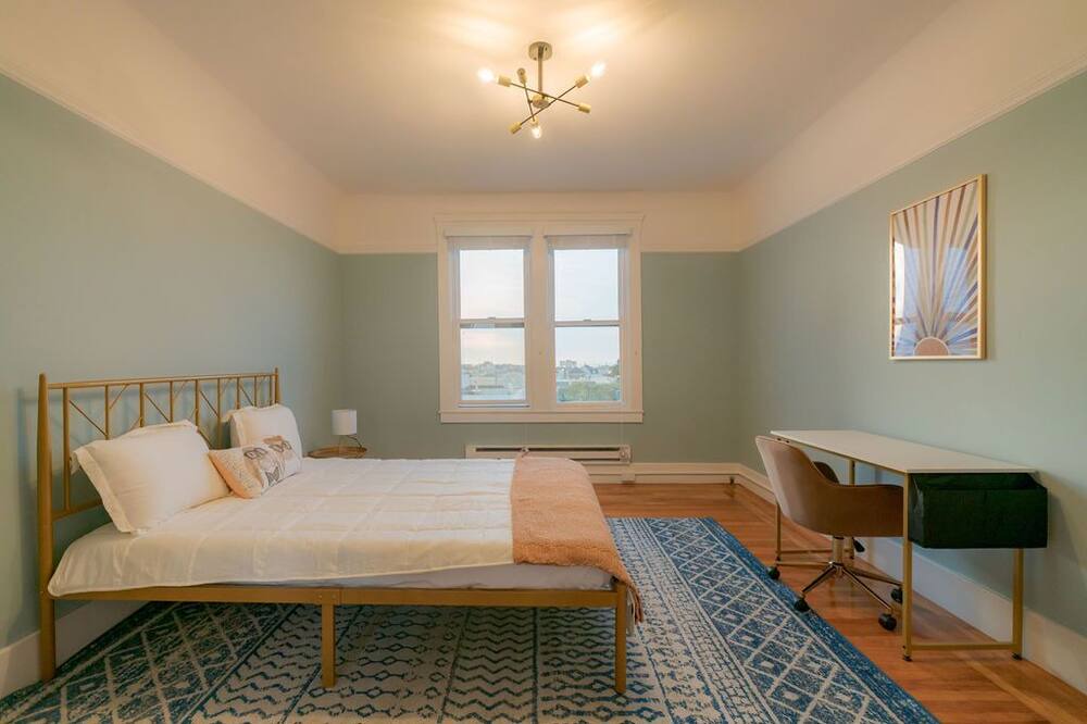 Photo of Bedroom in Inner Sunset