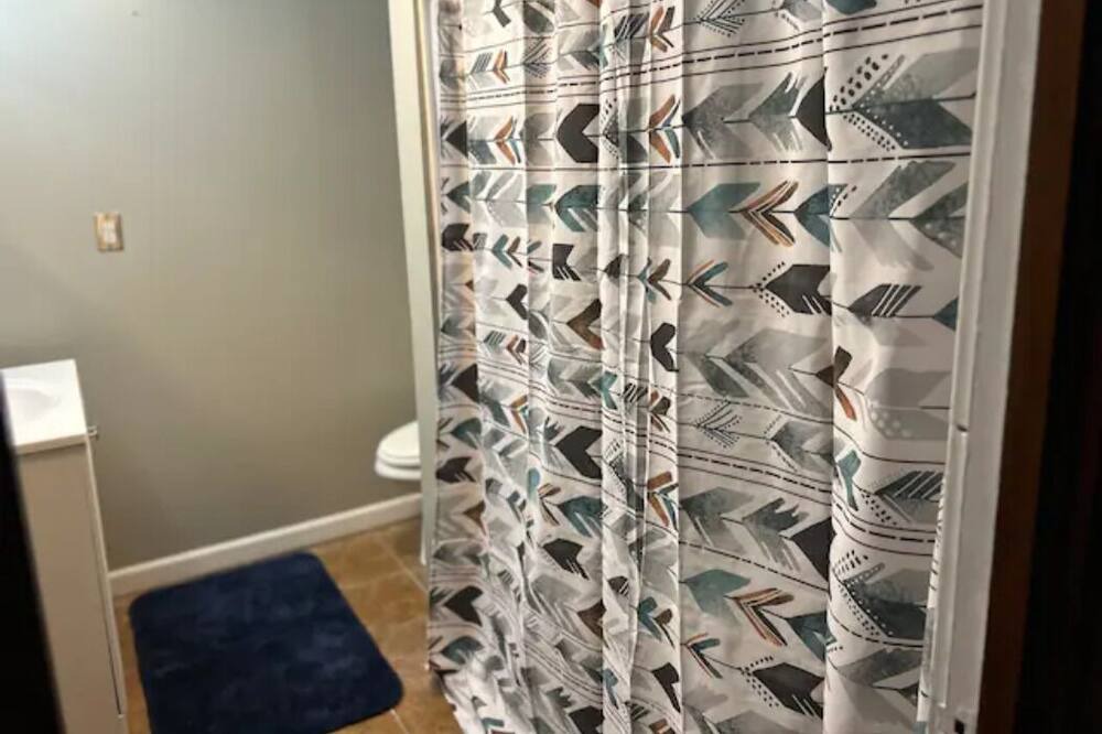 Photo of Bathroom in Warren