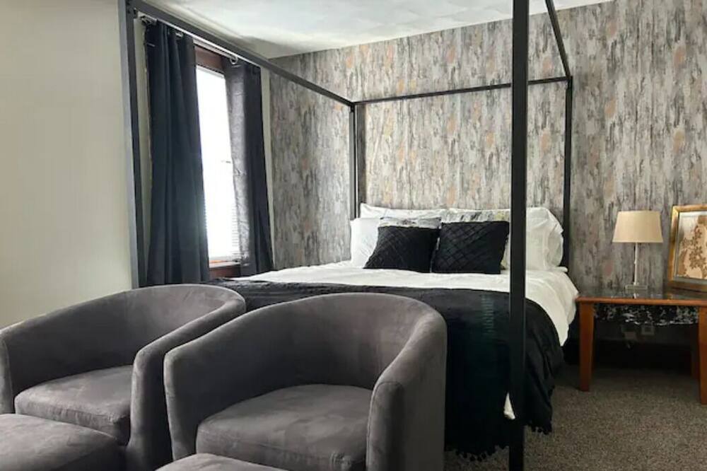 Photo of Bedroom in Warren