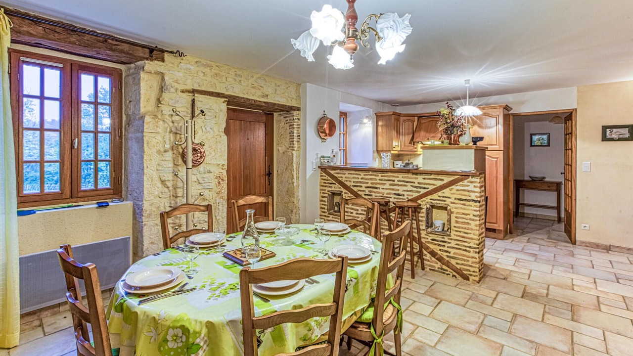 Photo of Others in Uzech