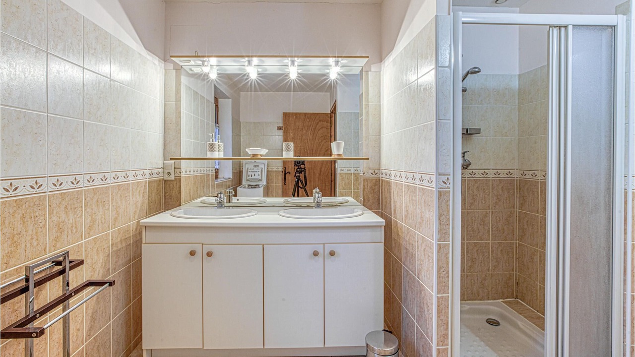 Photo of Others in Uzech