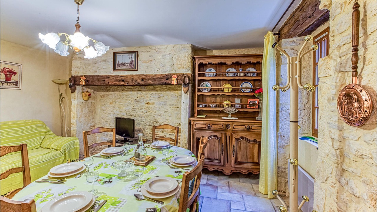 Photo of Others in Uzech