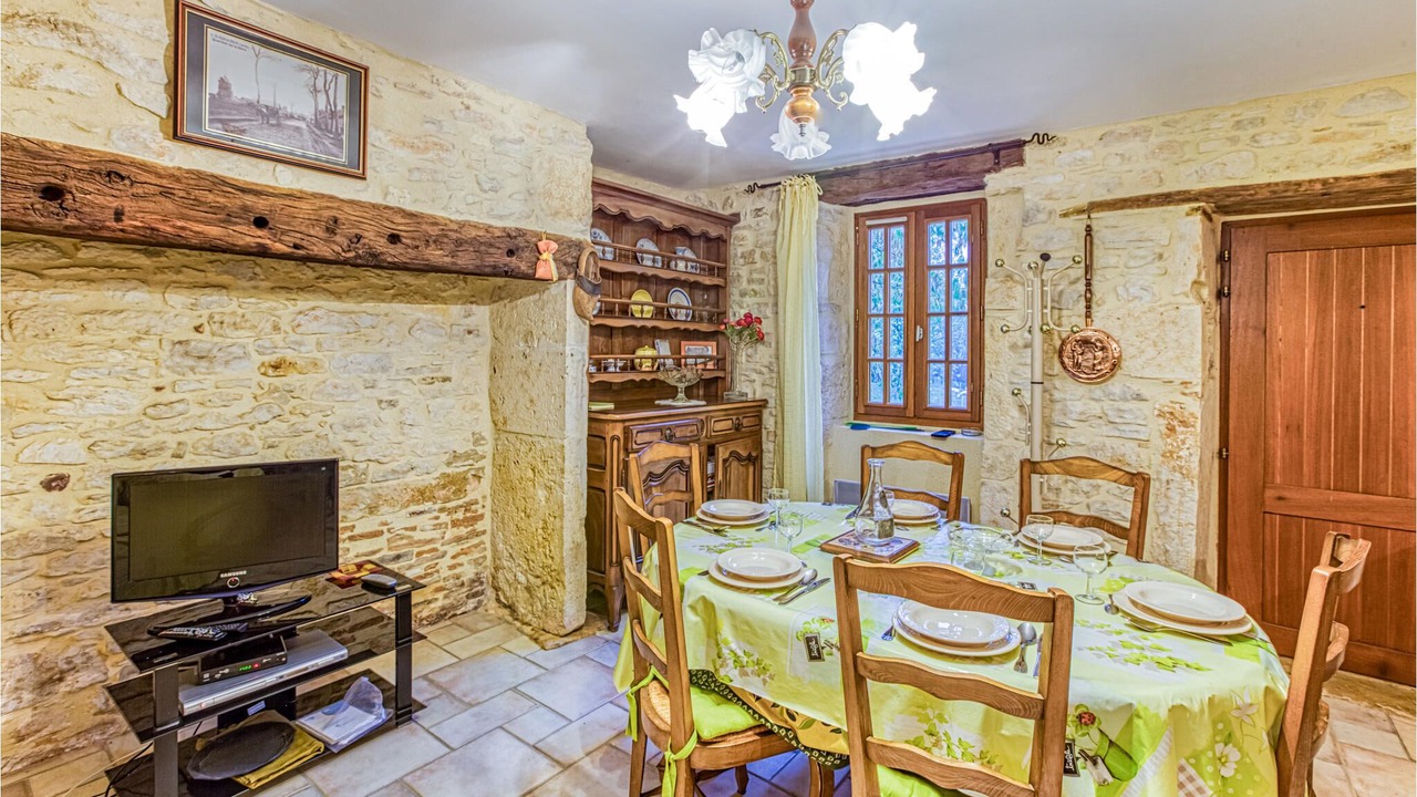 Photo of Others in Uzech