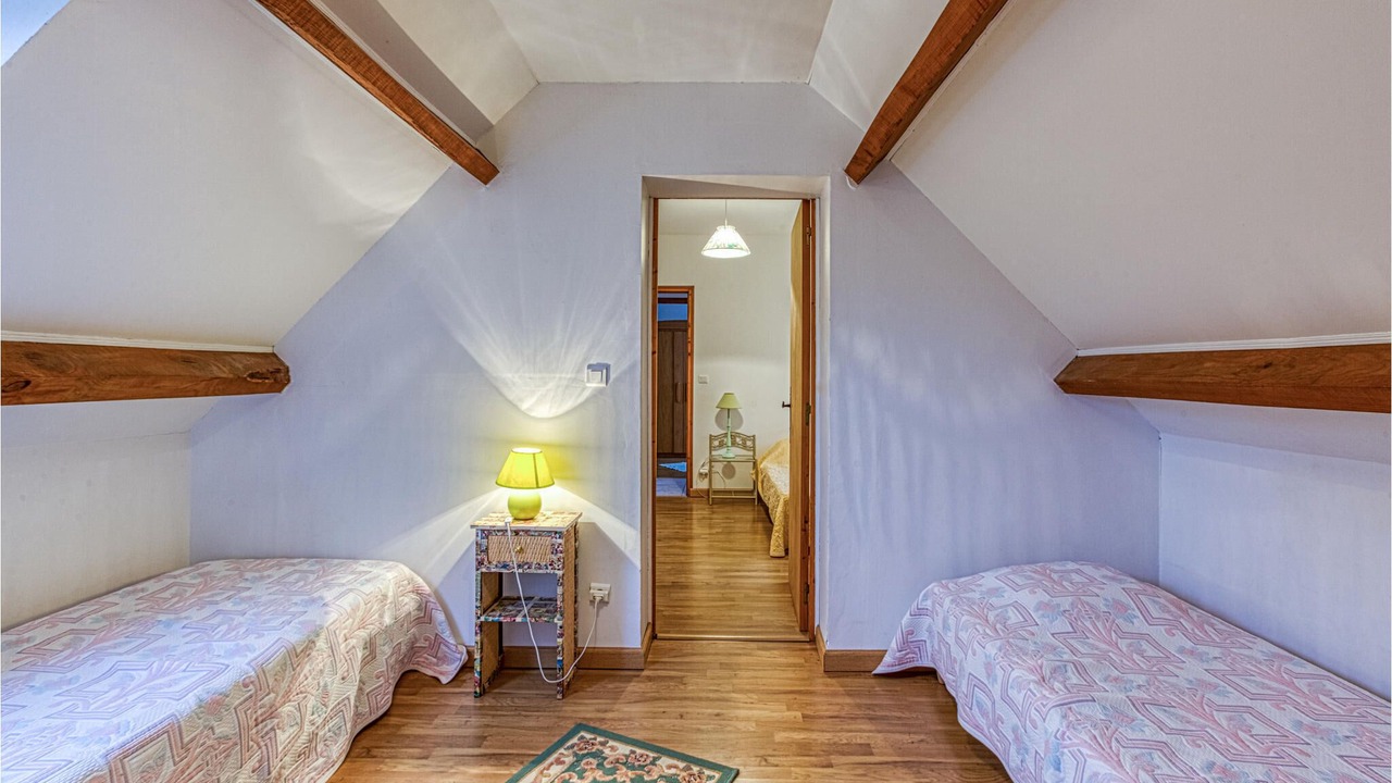 Photo of Others in Uzech