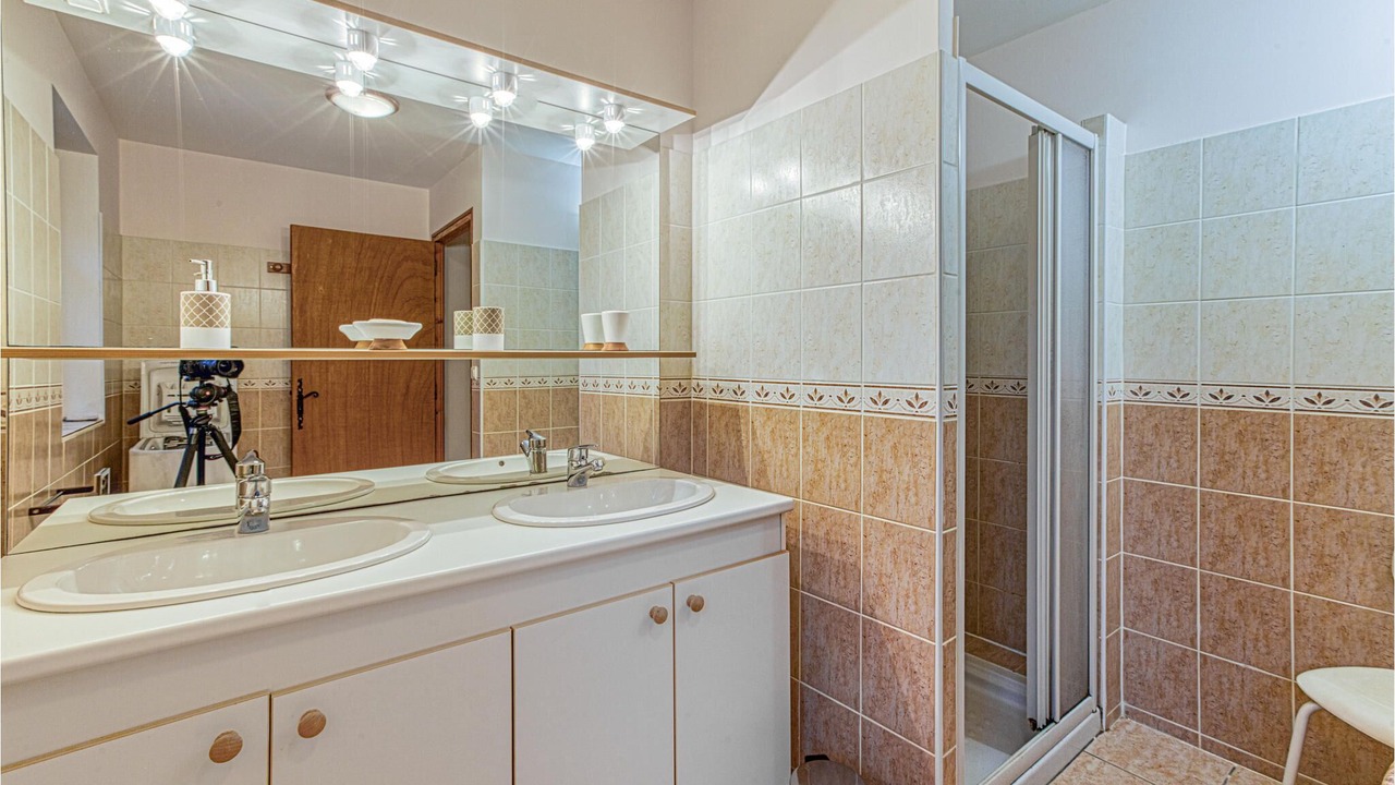 Photo of Others in Uzech