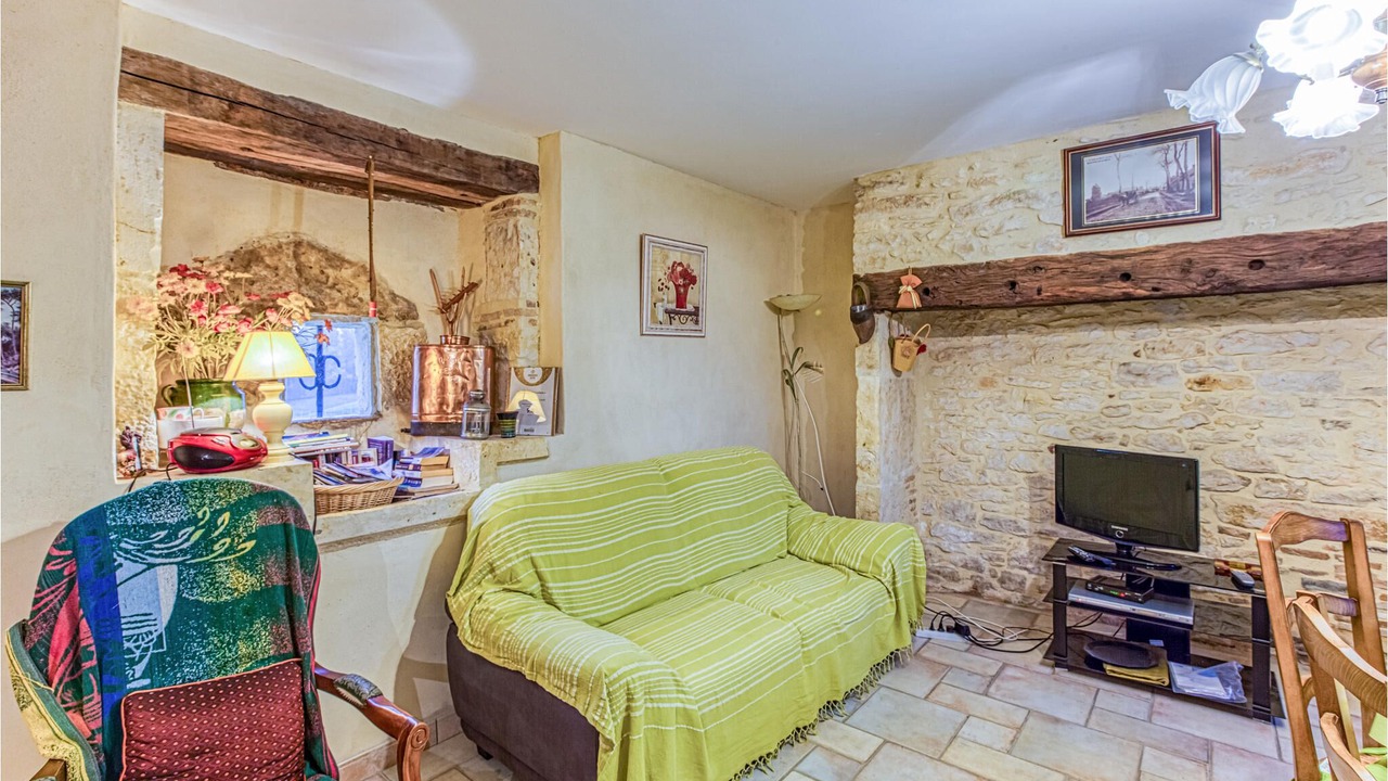 Photo of Others in Uzech