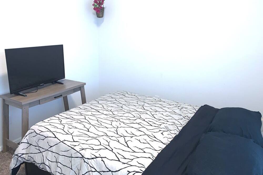 Photo of Bedroom in Crowley