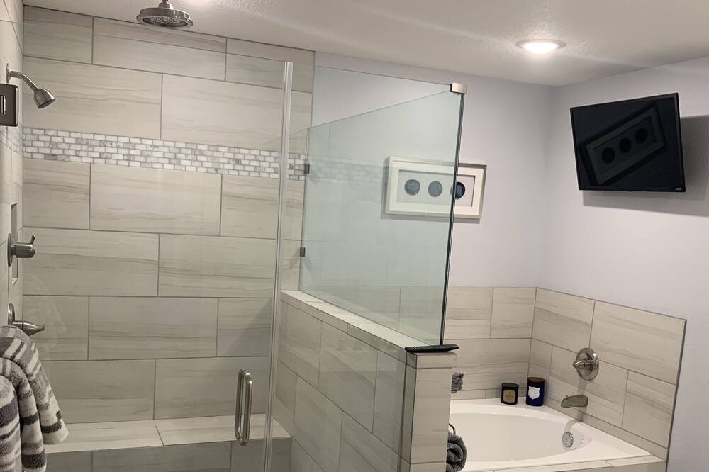 Photo of Bathroom in Ponderosa Forest
