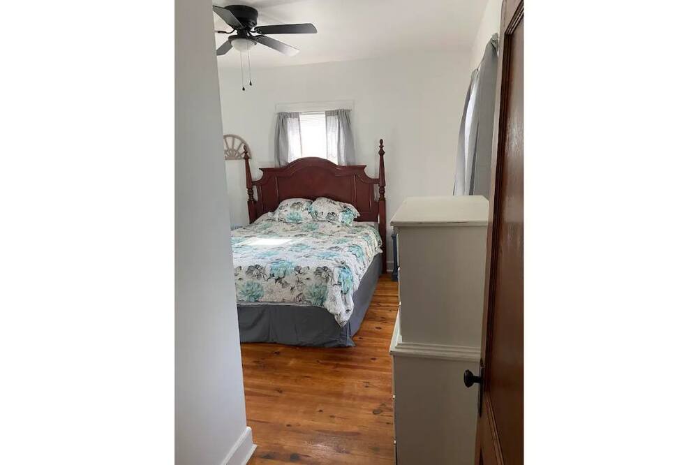 Photo of Bedroom in Mount Airy
