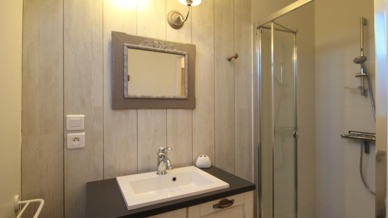 Photo of Bathroom in Le Pin-la-Garenne