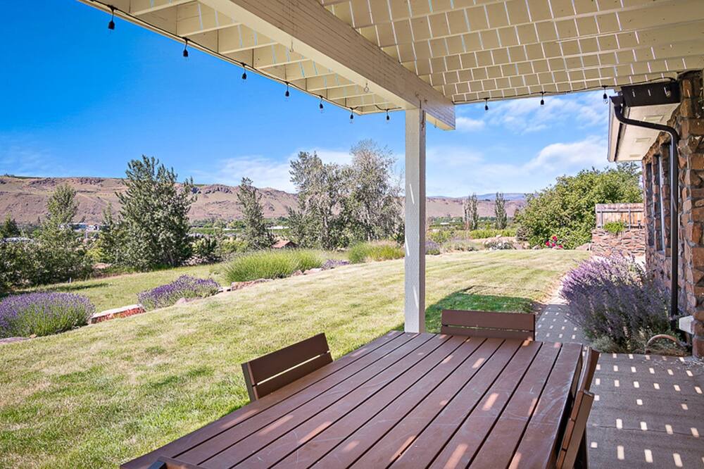 Photo of Patio Balcony in Naches