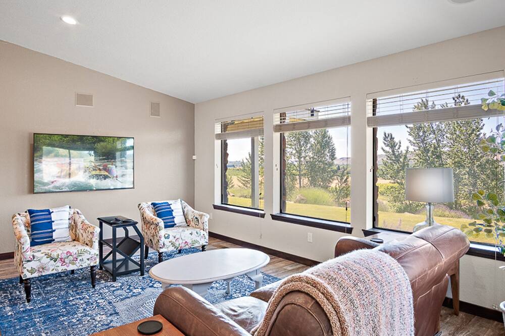 Photo of Others in Naches