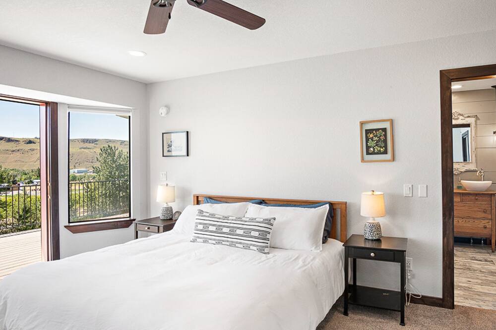 Photo of Bathroom in Naches