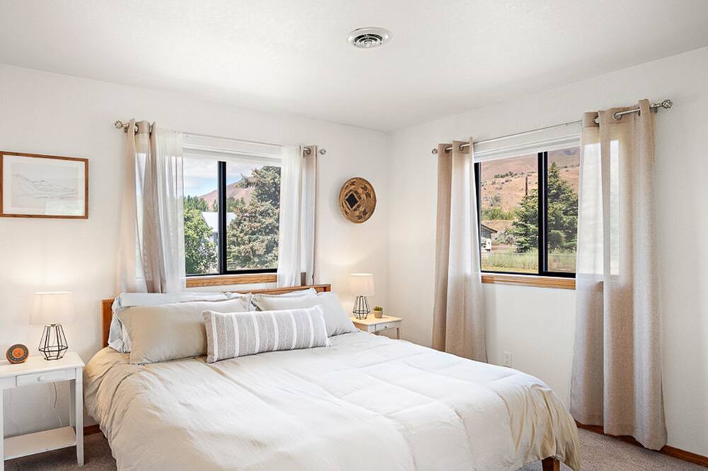 Photo of Bedroom in Naches