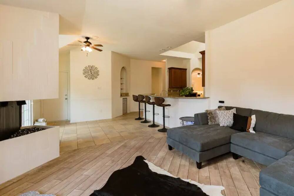 Photo of Bedroom in Allen