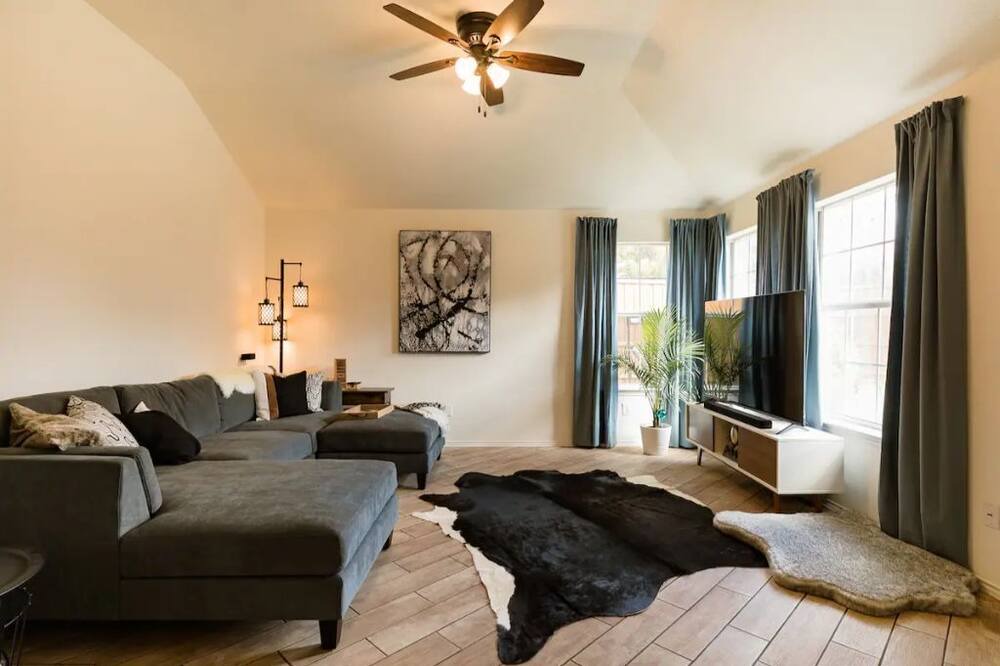 Photo of Bedroom in Allen