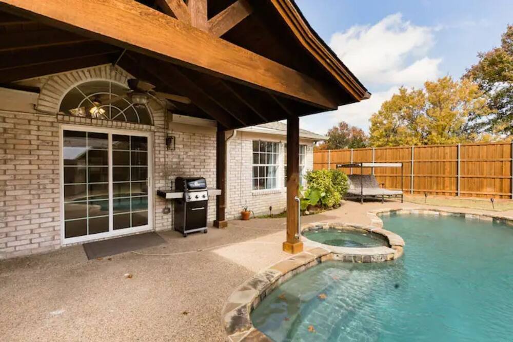 Photo of Outdoor in Allen