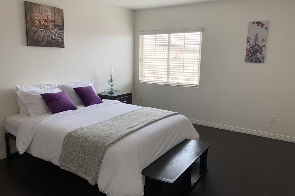 Photo of Bedroom in Hesperia