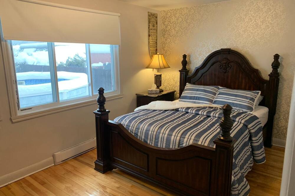 Photo of Bedroom in Laval