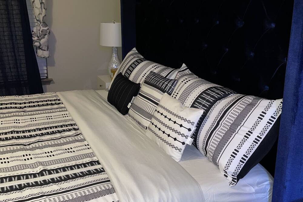 Photo of Bedroom in Far North Dallas