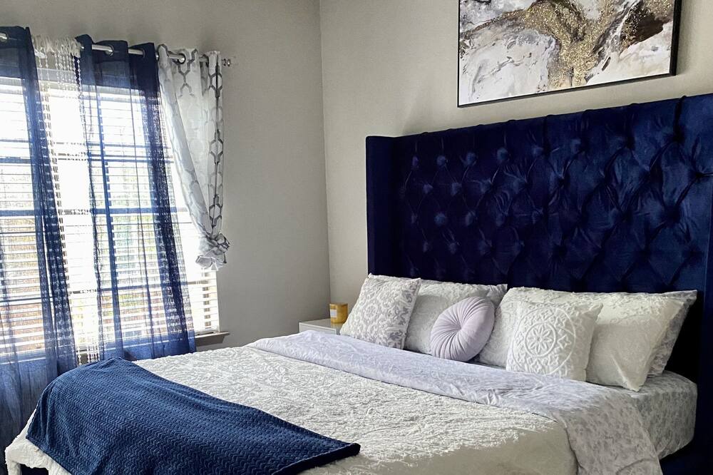 Photo of Bedroom in Far North Dallas