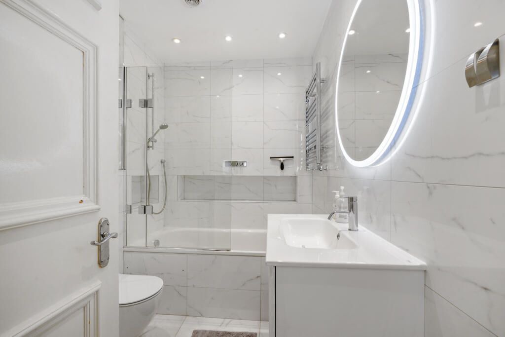 Photo of Others in Forest Gate