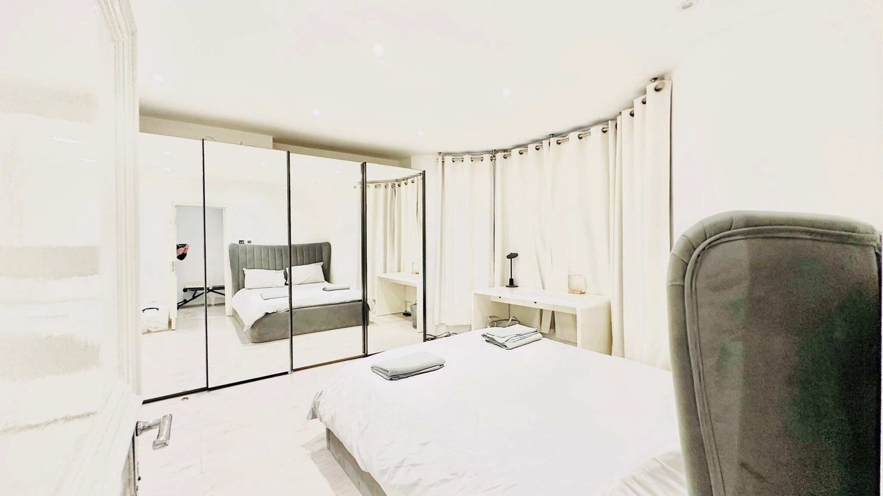 Photo of Others in Forest Gate