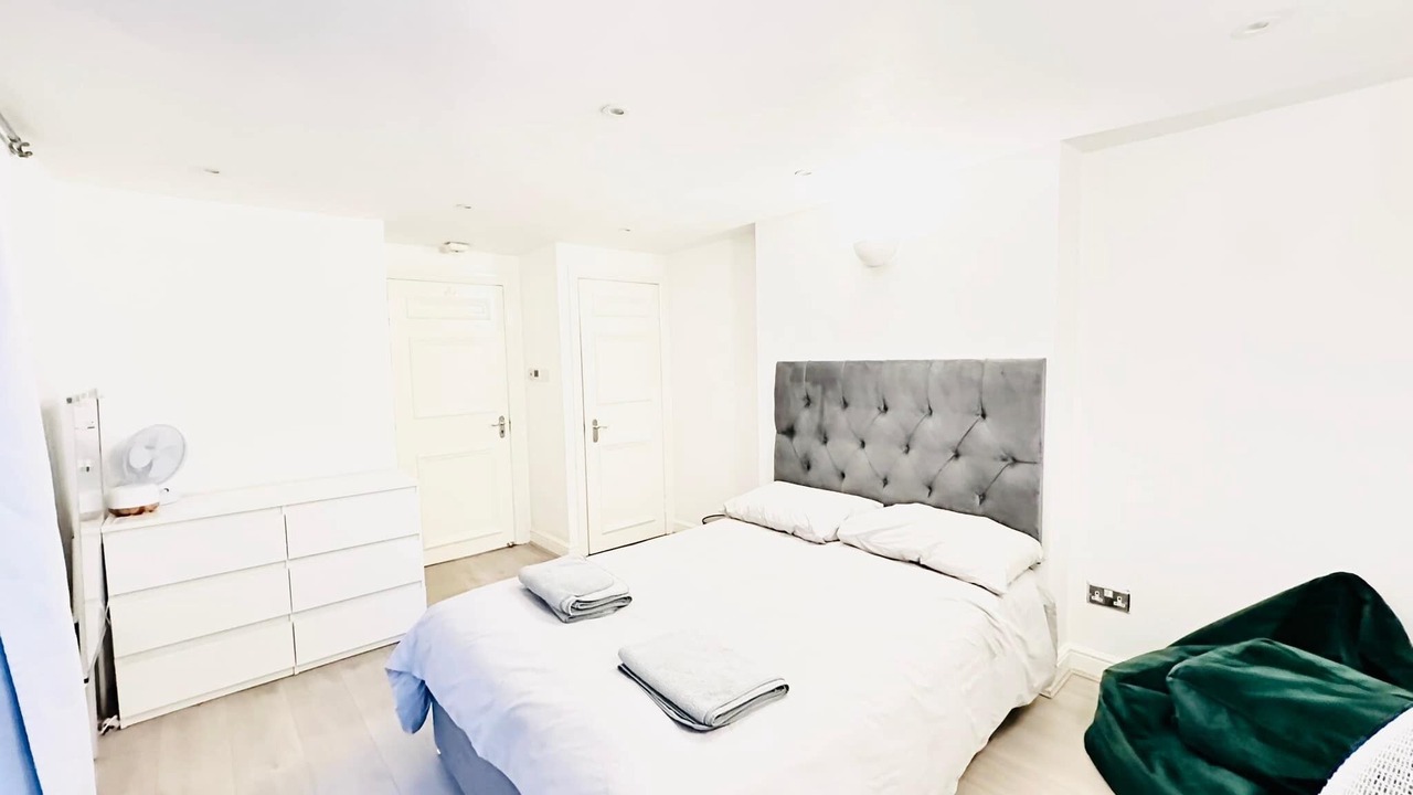 Photo of Others in Forest Gate