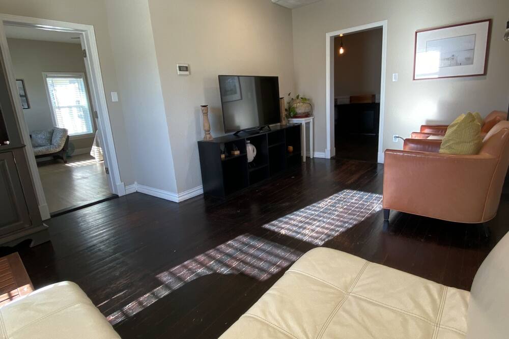 Photo of Livingroom in Roanoke