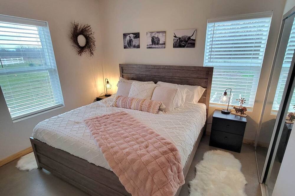 Photo of Bedroom in Commerce