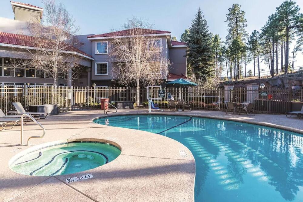 Photo of Outdoor in Woodlands Village