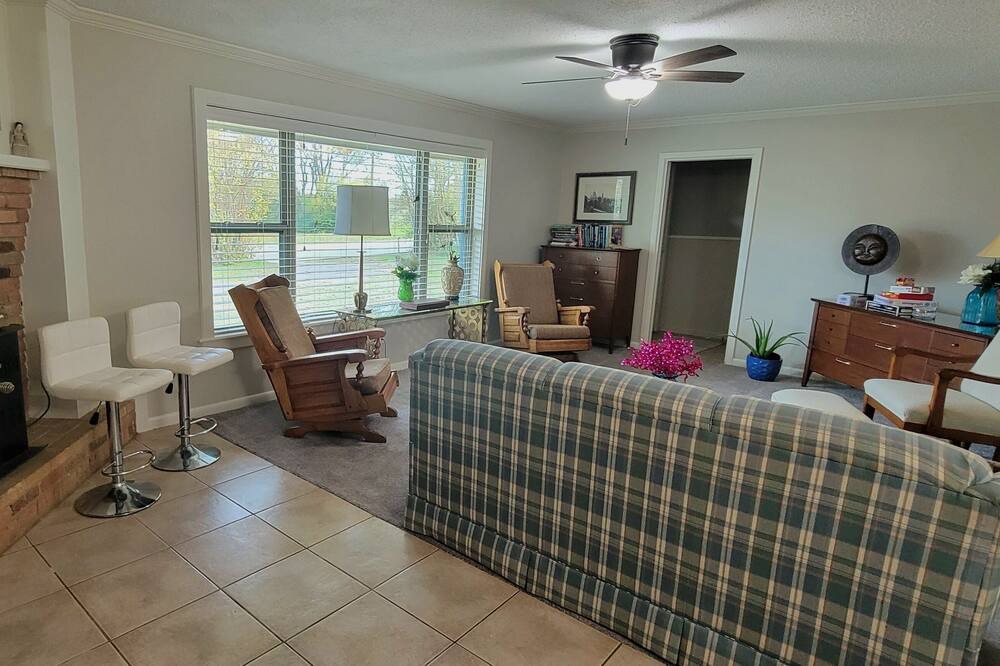 Photo of Bedroom in Edom