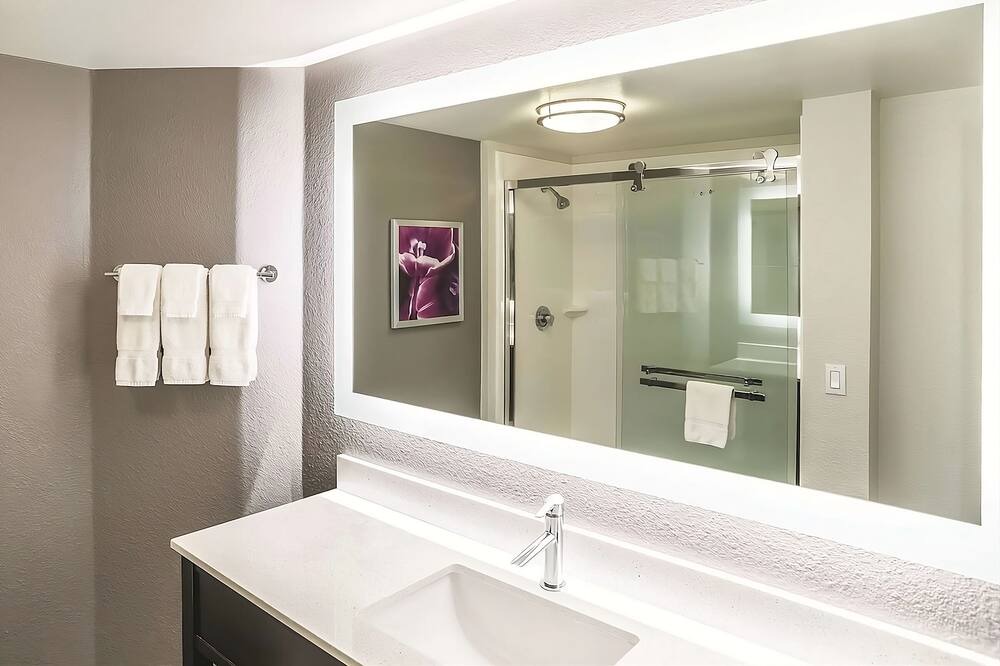 Photo of Bathroom in Woodlands Village