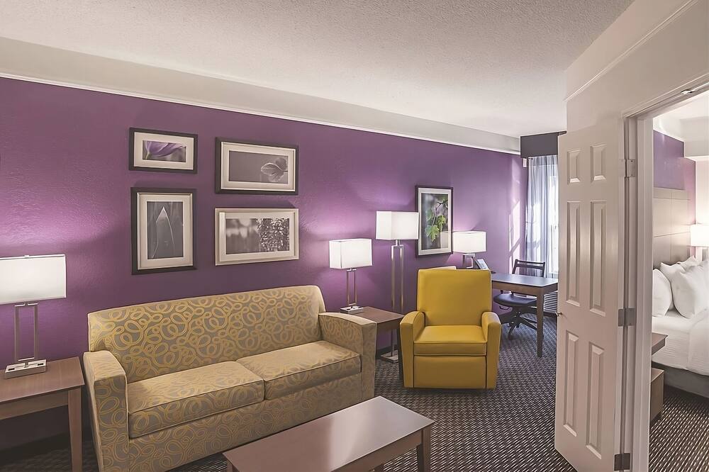 Photo of Livingroom in Woodlands Village