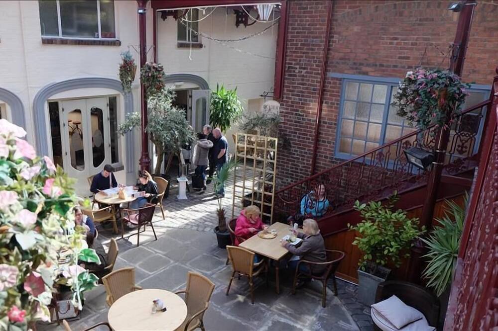 Photo of Outdoor in Leek