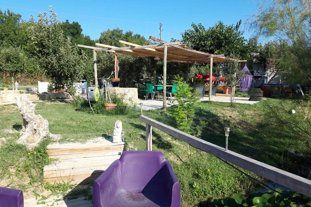 Photo of Others in Le Cailar