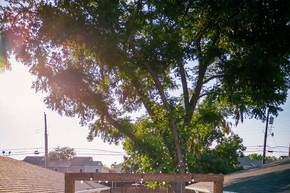 Photo of Outdoor in Austin Ave.