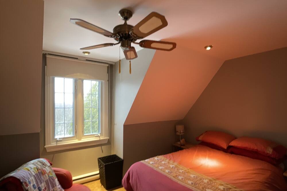 Photo of Bedroom in Knowlton