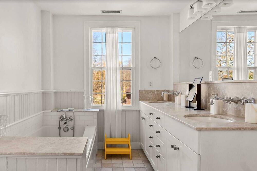 Photo of Bathroom in Ashley Falls