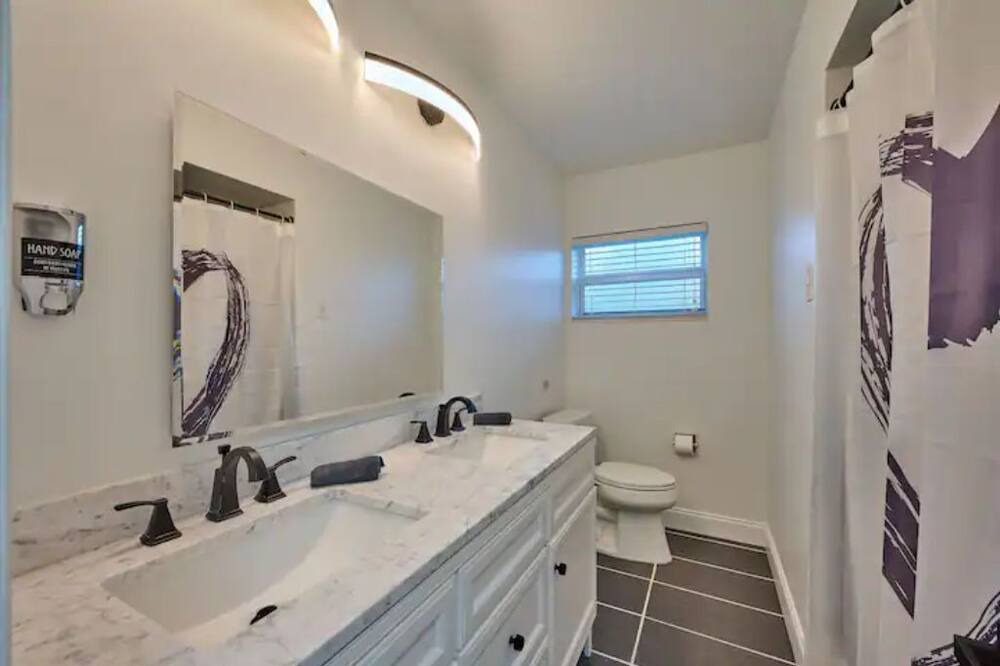 Photo of Bathroom in Lighthouse Point